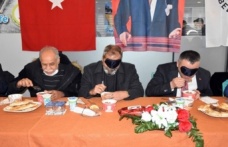 Başkan Bozdoğan Görme Engellilerle Buluştu, Göz Bandı Takıp Yemek Yedi