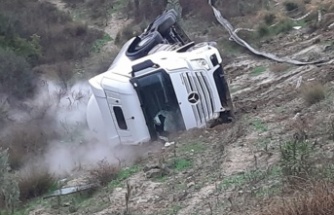 Tarsus'ta LPG Yüklü Tanker Şarampole Uçtu